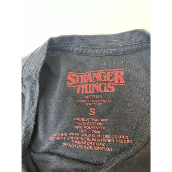 Stranger Things T Shirt Black Size Small 2020 Netflix - Picture 3 of 6